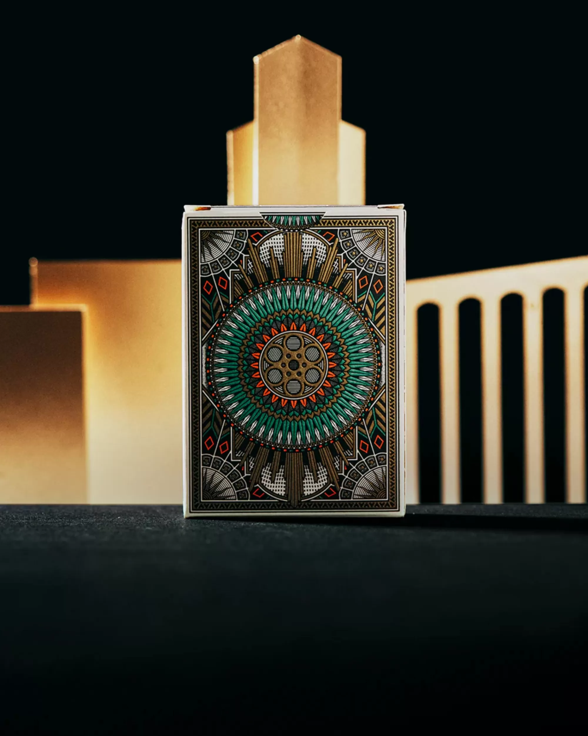 Hot art of play : Cinematics Playing Cards