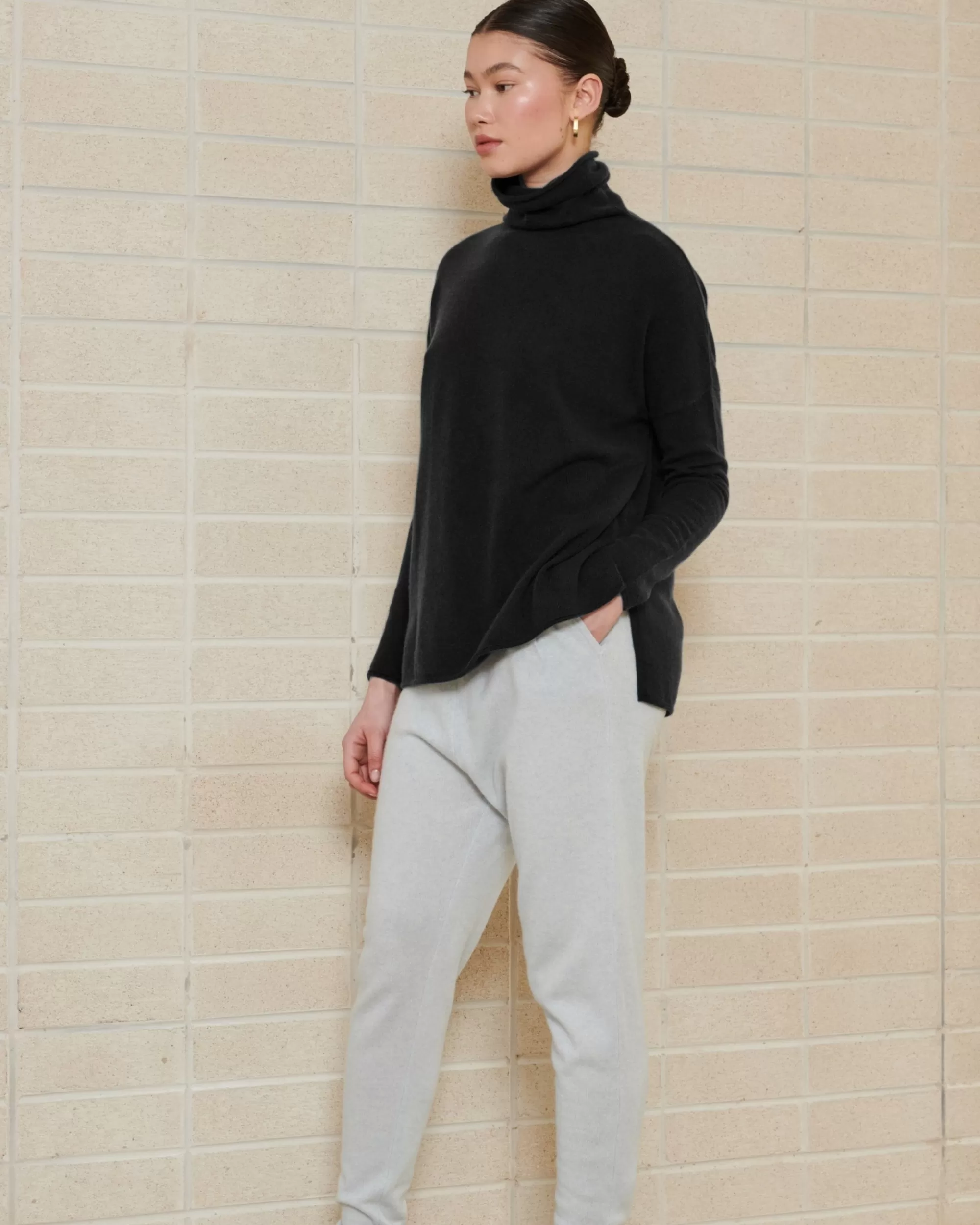 Online cashmerism : Split Side Roll Neck In Black