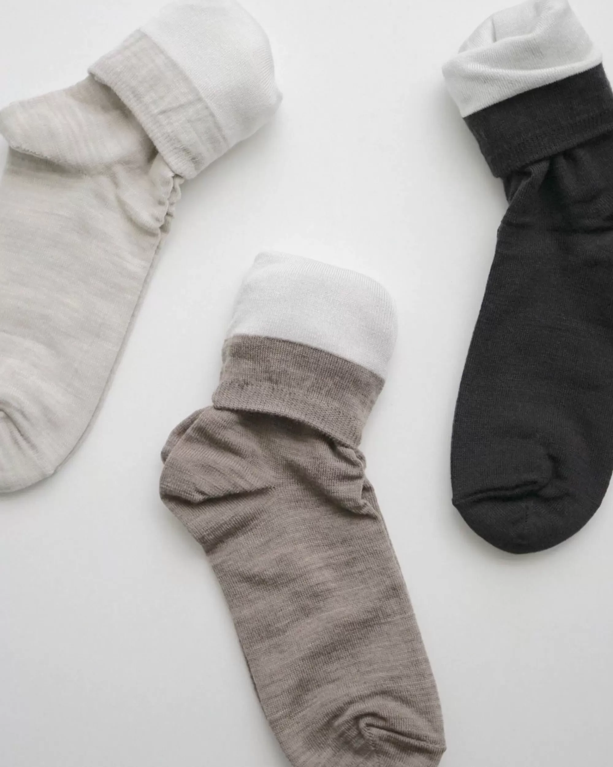 Clearance nishiguchi kutsushita Hakne : Silk Wool Double-Faced Socks