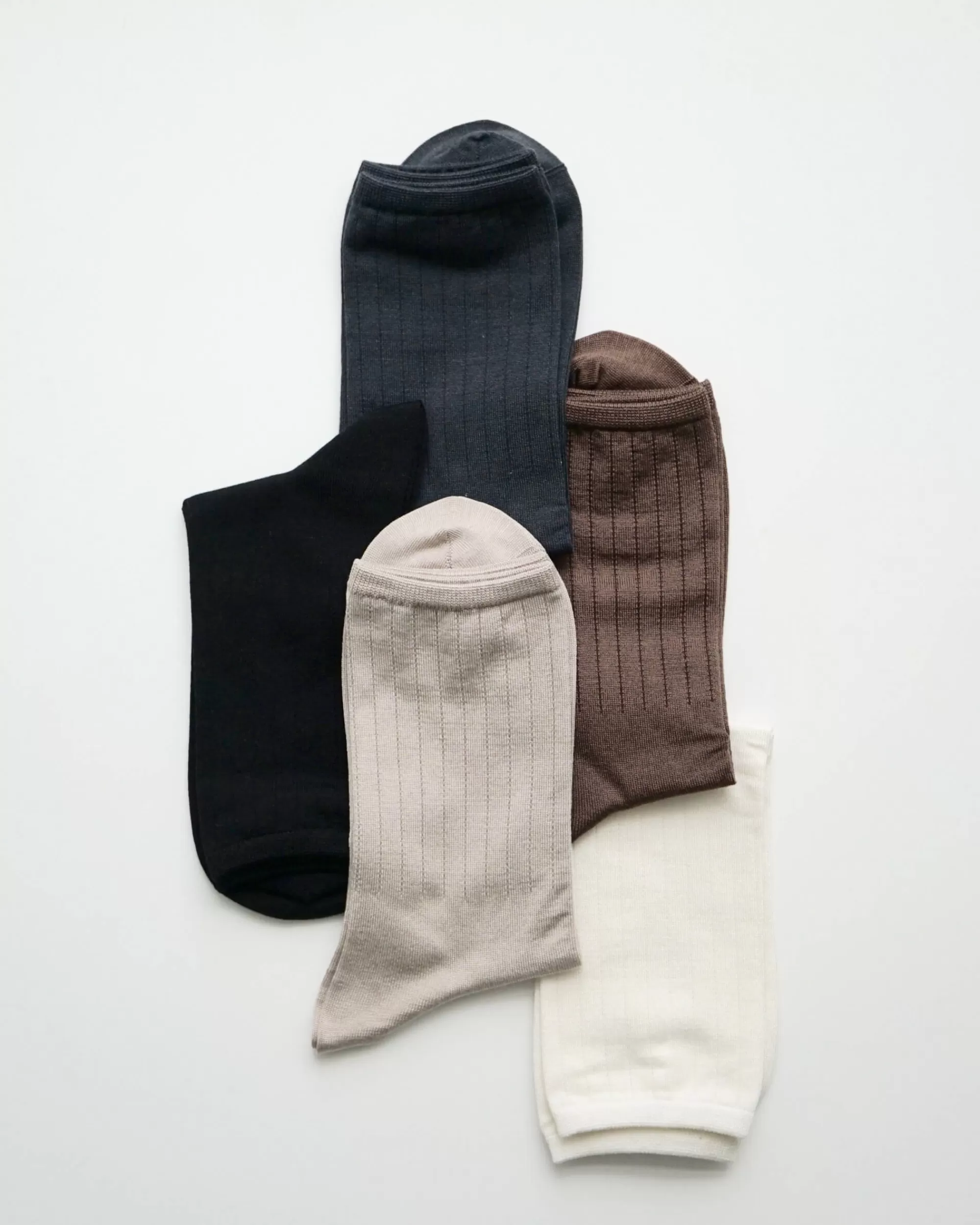 Shop nishiguchi kutsushita Hakne : Smooth Silk Socks