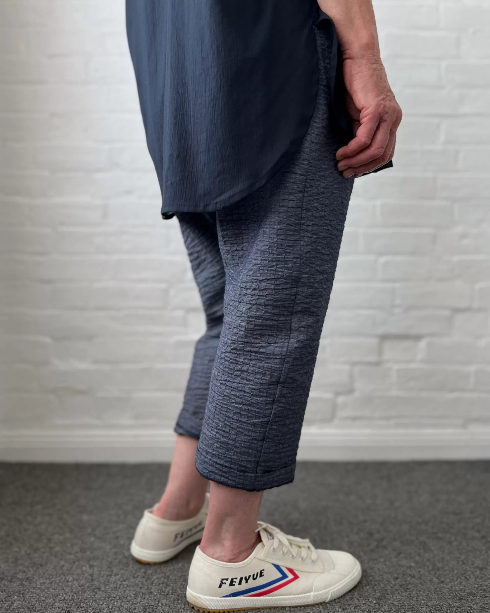 Discount LJ struthers : Textured Cotton Pants