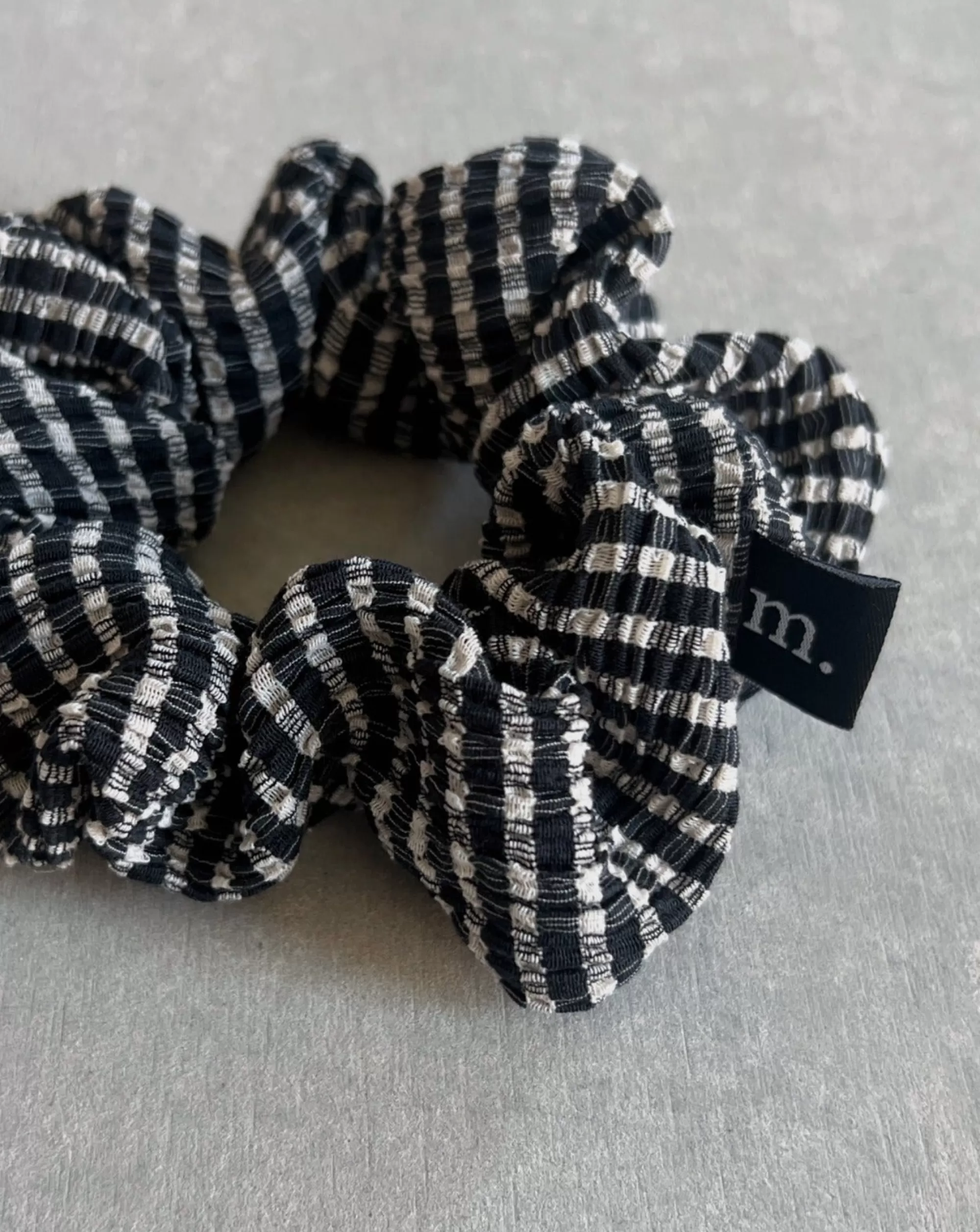 Store the maker M' For : Crinkle Checked Scrunchie