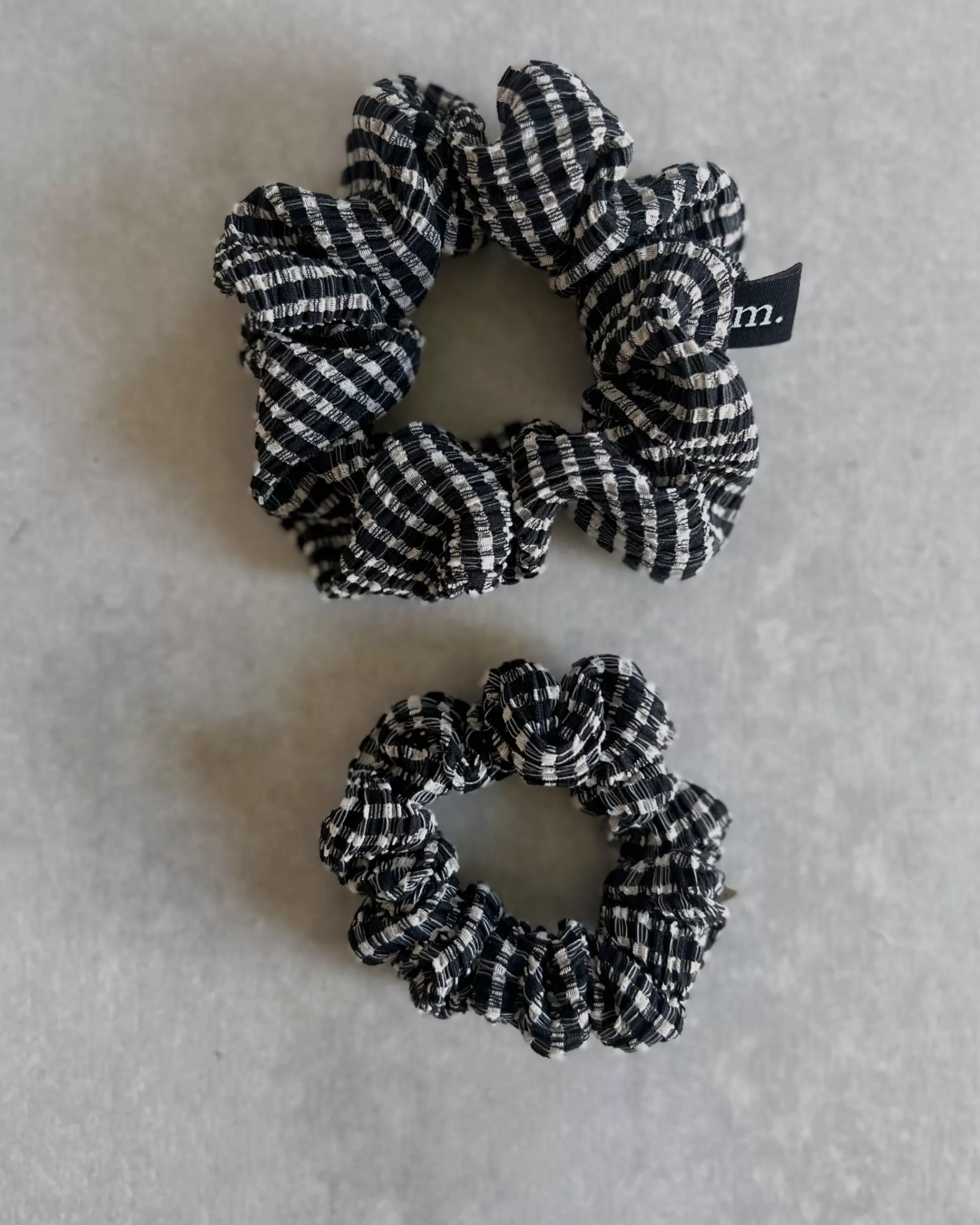 Store the maker M' For : Crinkle Checked Scrunchie