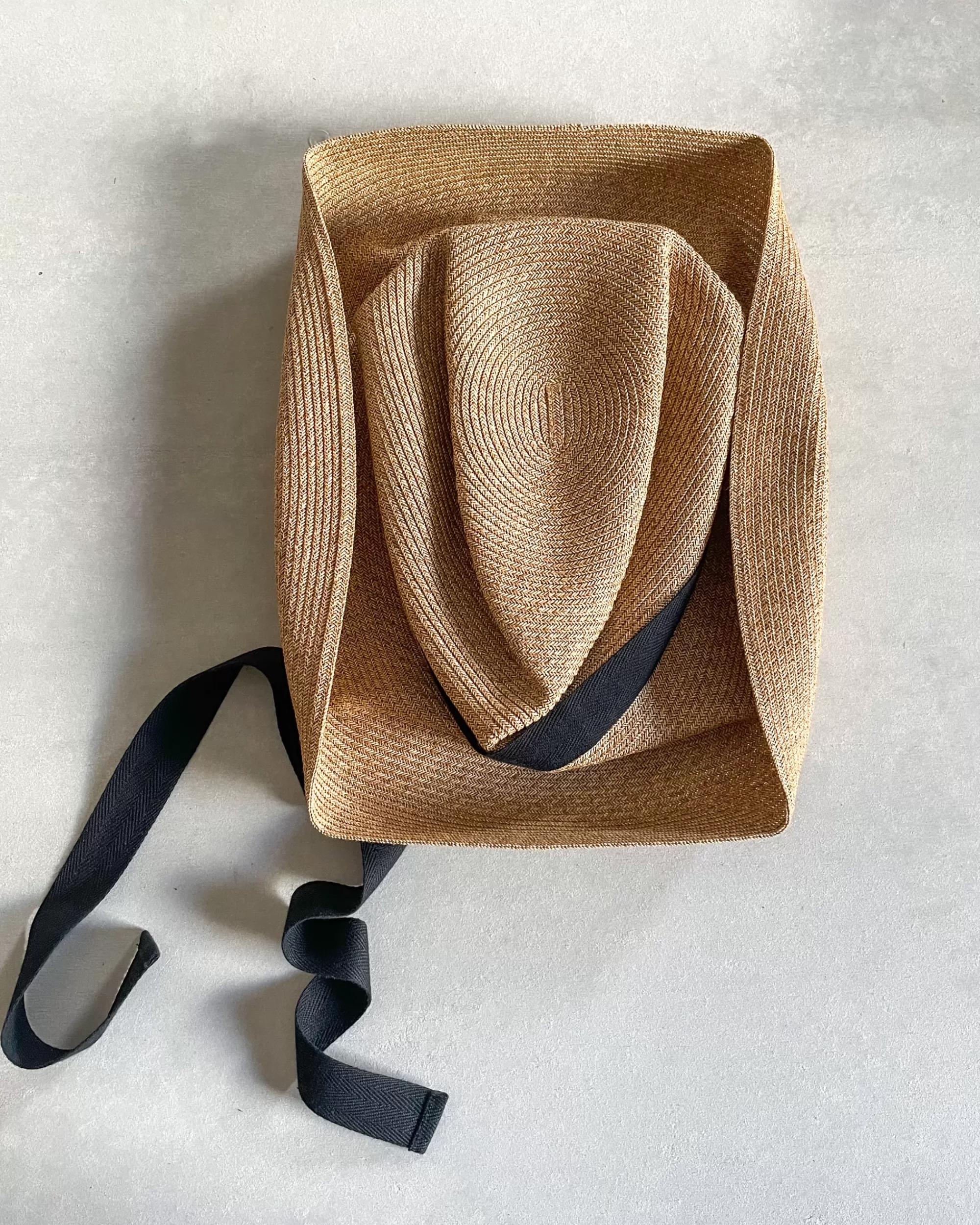 Store mature ha : Boxed Hat In Barley With Carbon Garden Ribbon