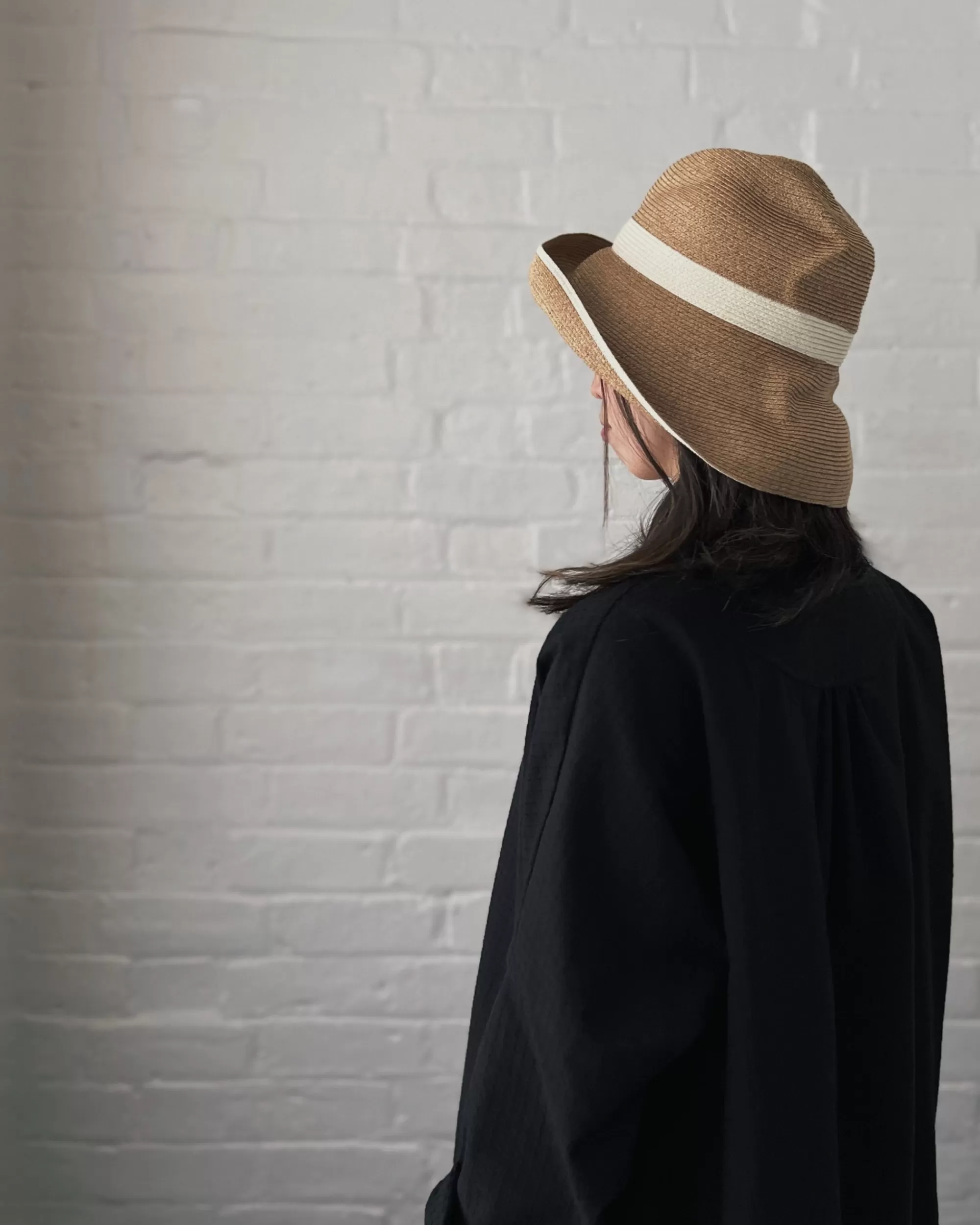 Store mature ha : Boxed Hat In Oatmeal With Chalk Stripe