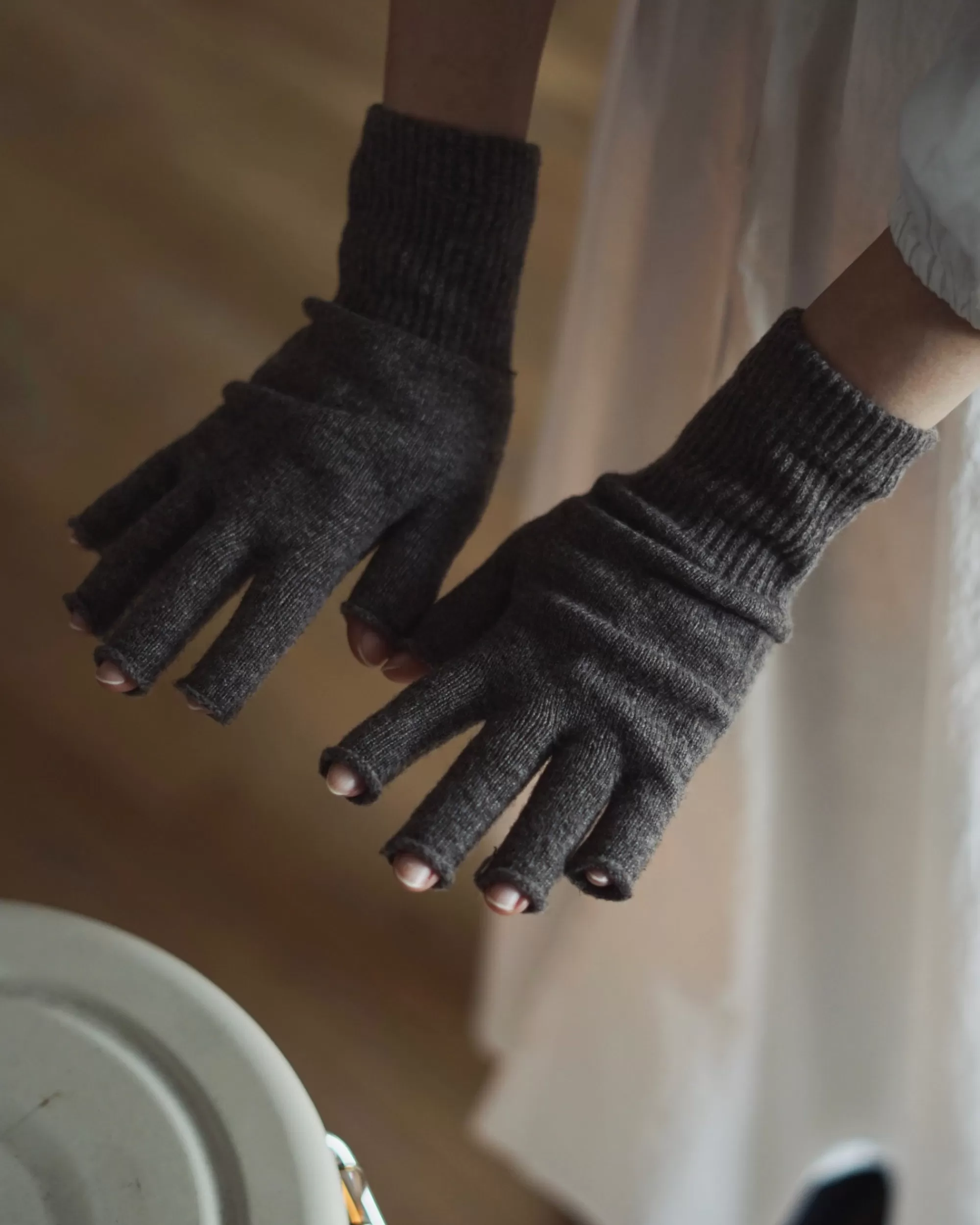 Hot nishiguchi kutsushita Memeri : Merino Wool Fingerless Gloves