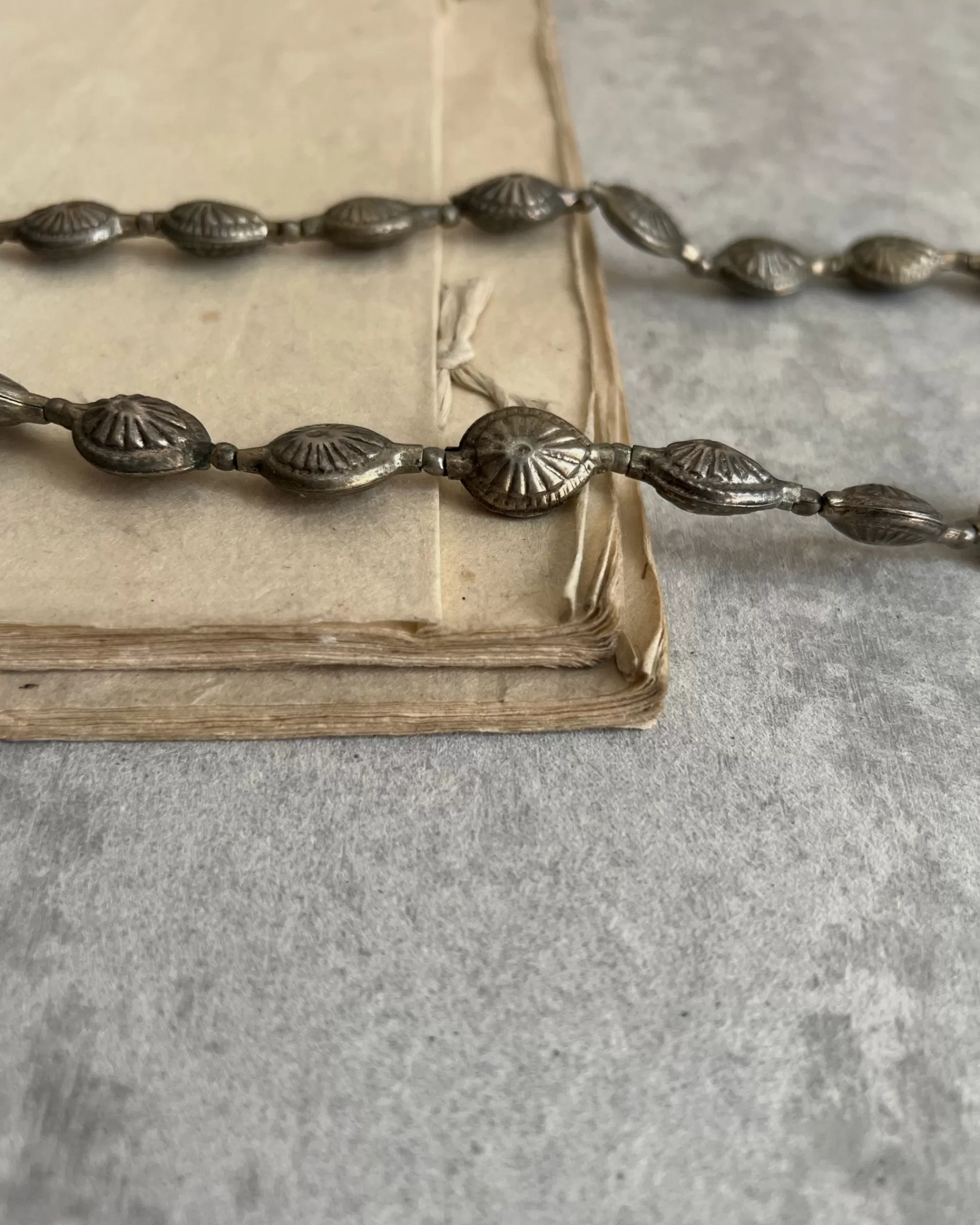 Best modern marcel : Vintage Indian Beaded Necklace
