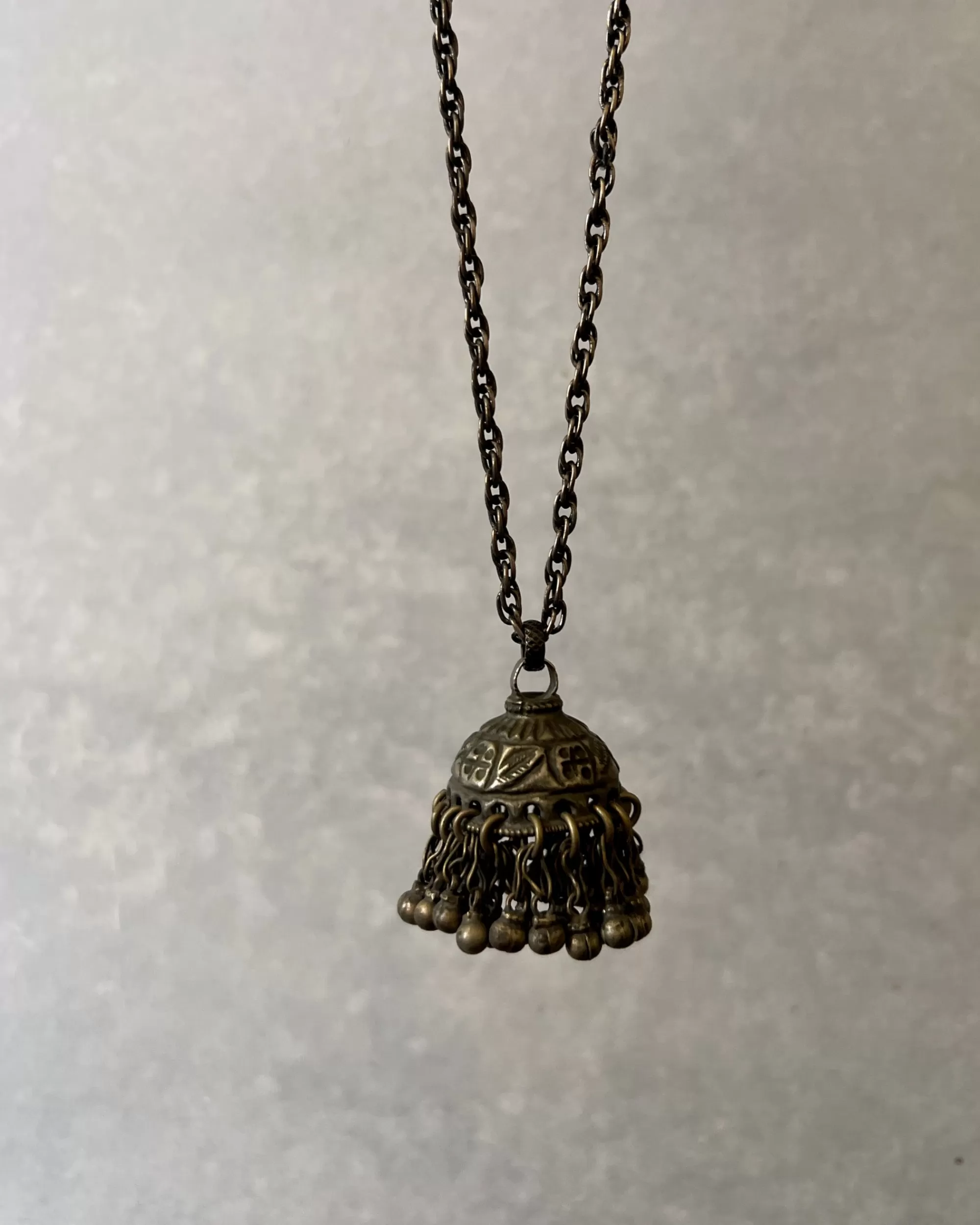 Hot modern marcel : Vintage Indian Pendant Necklace
