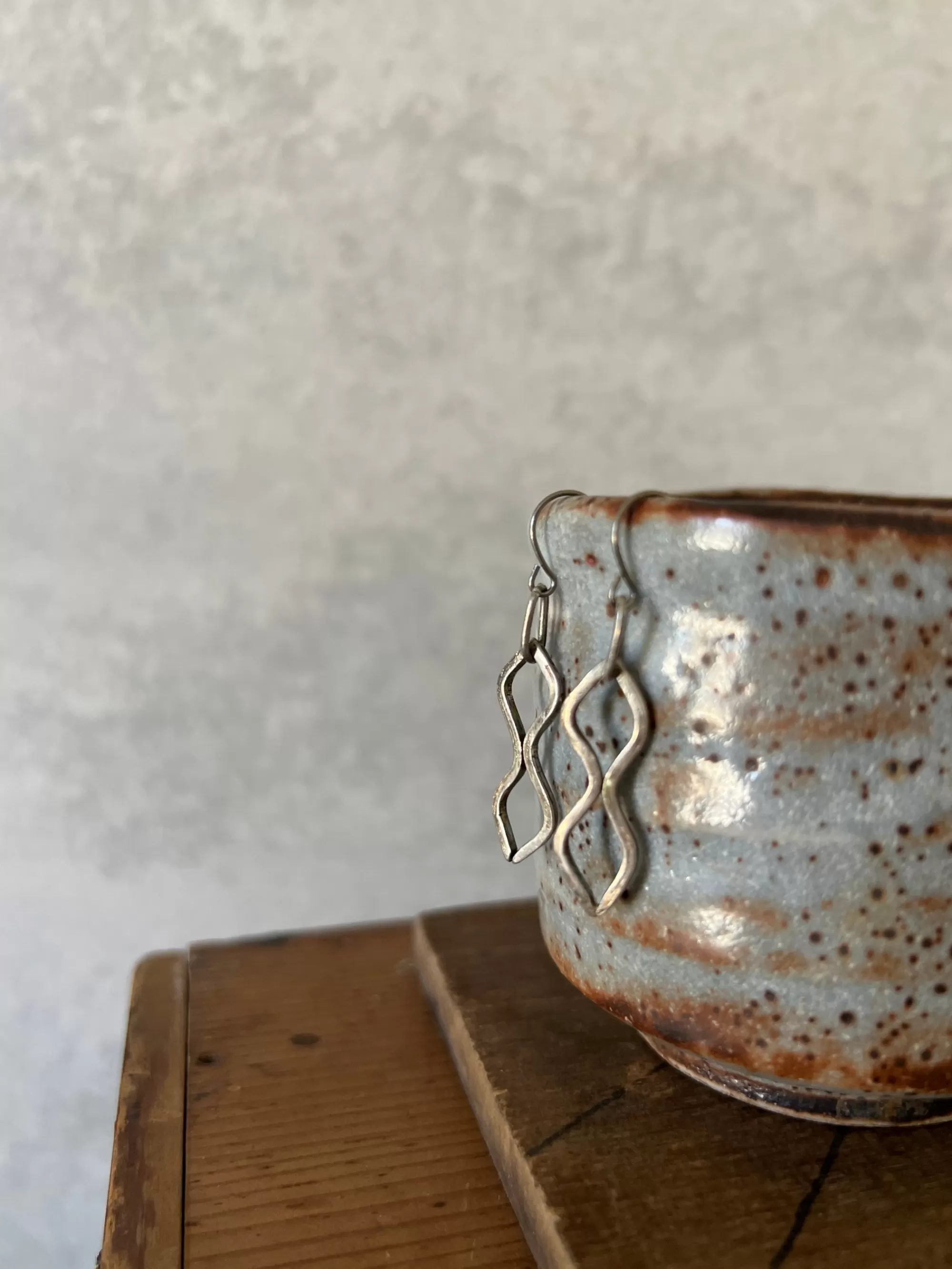 Hot modern marcel : Vintage Silver Earrings
