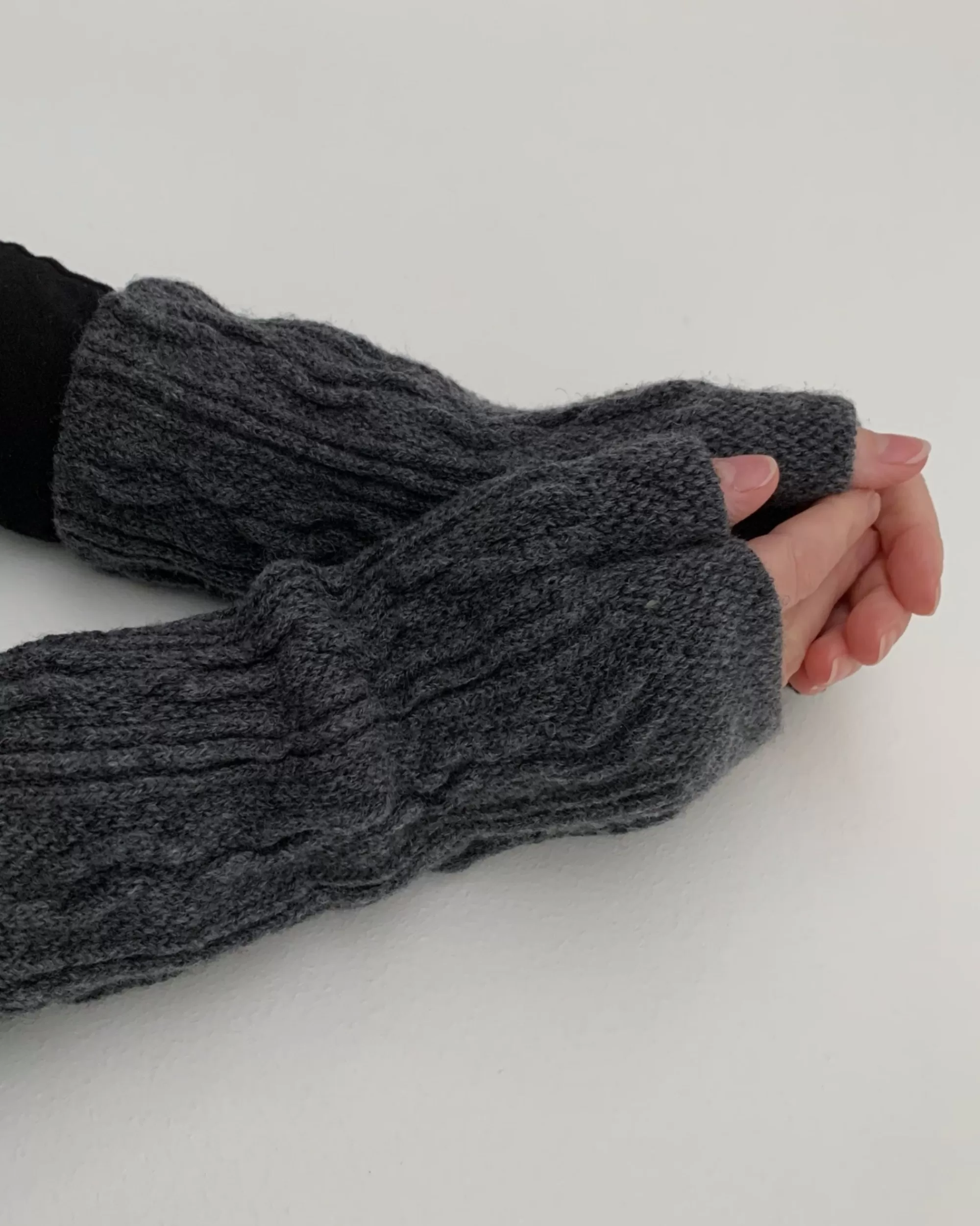 Clearance nishiguchi kutsushita : Cable Arm Warmers Slate