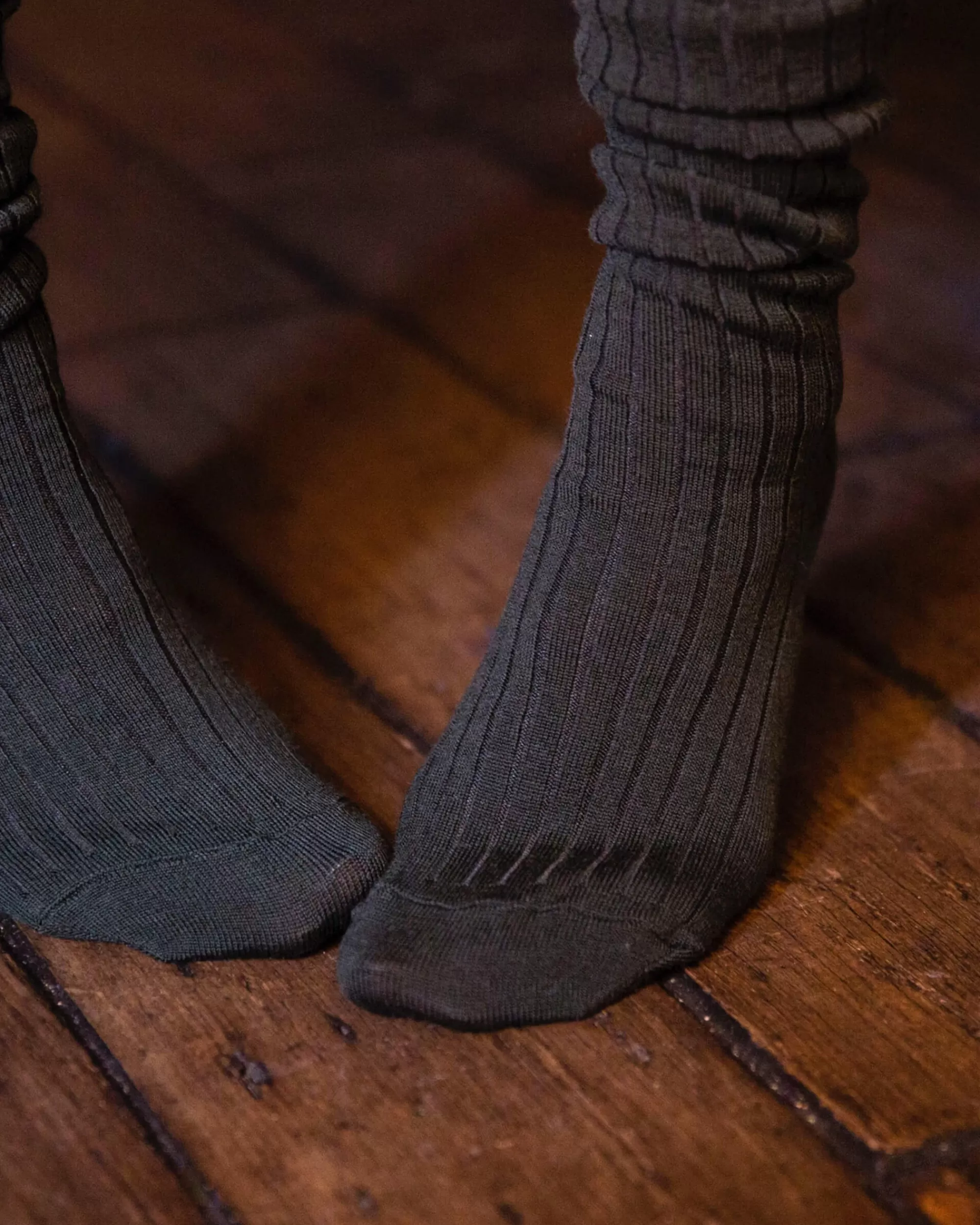 Store nishiguchi kutsushita : Praha Merino Wool High Socks