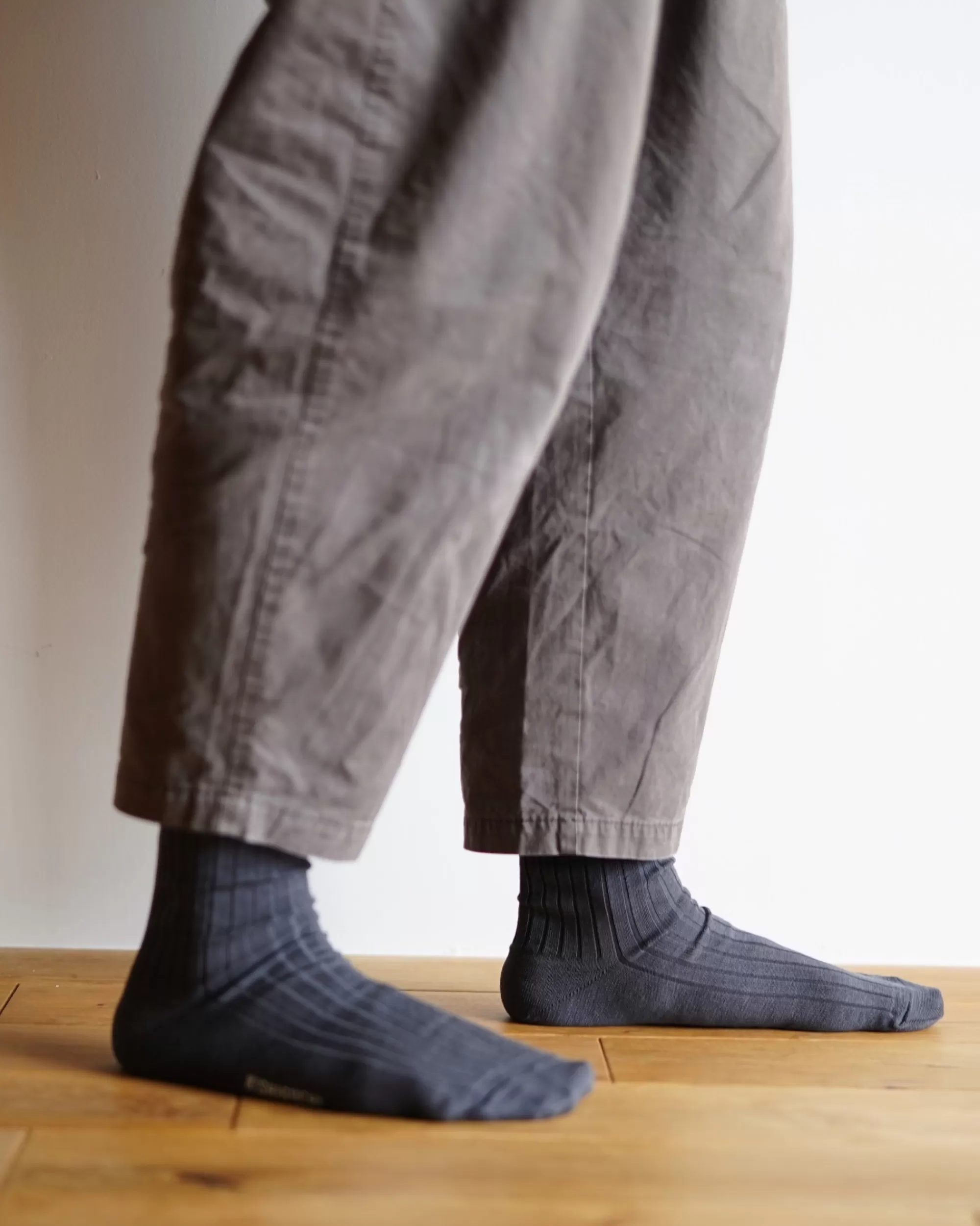 Discount nishiguchi kutsushita : Silk Cotton Ribbed Socks