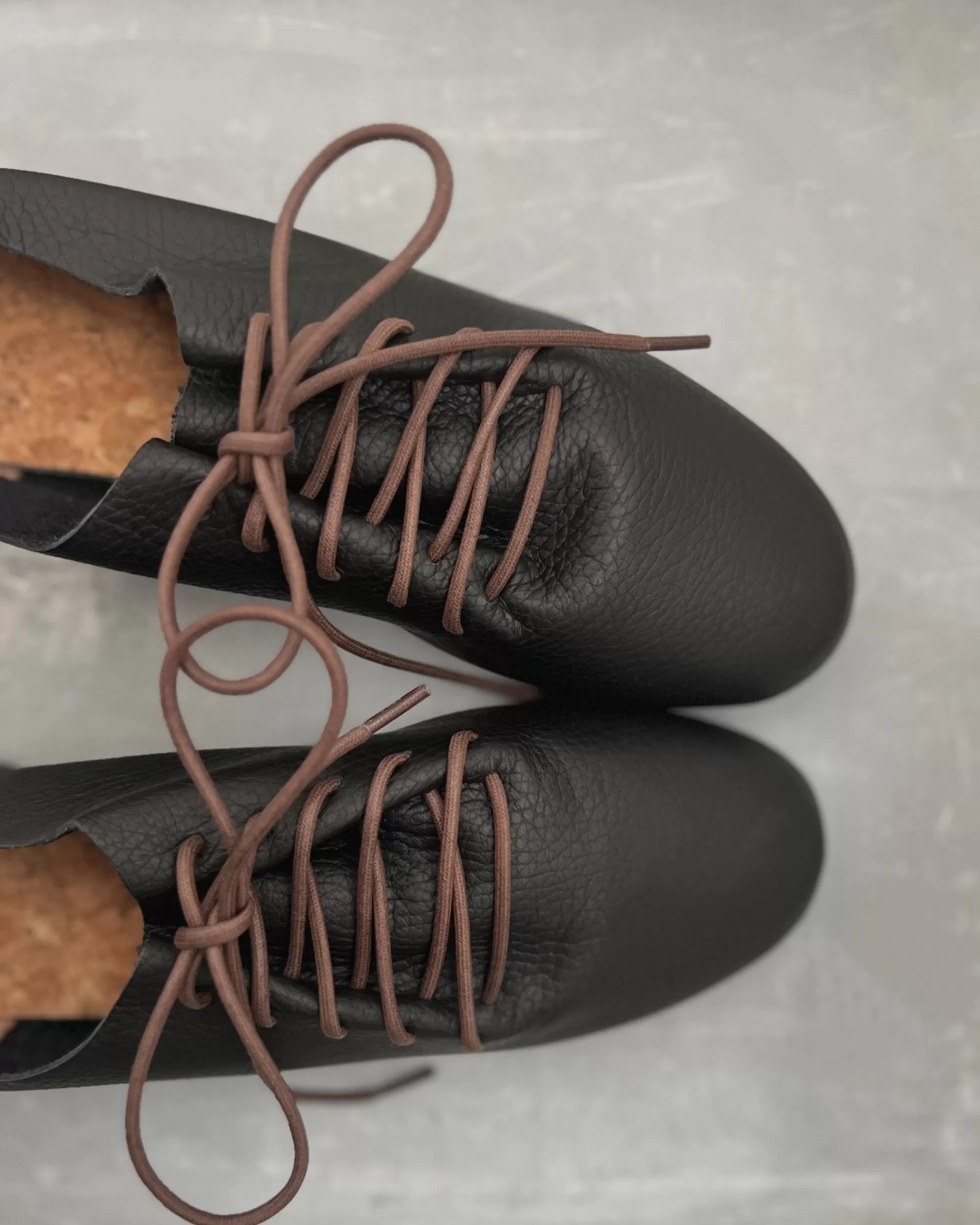 New swaanarlberg : Japanese Leather Shoes In Carbon