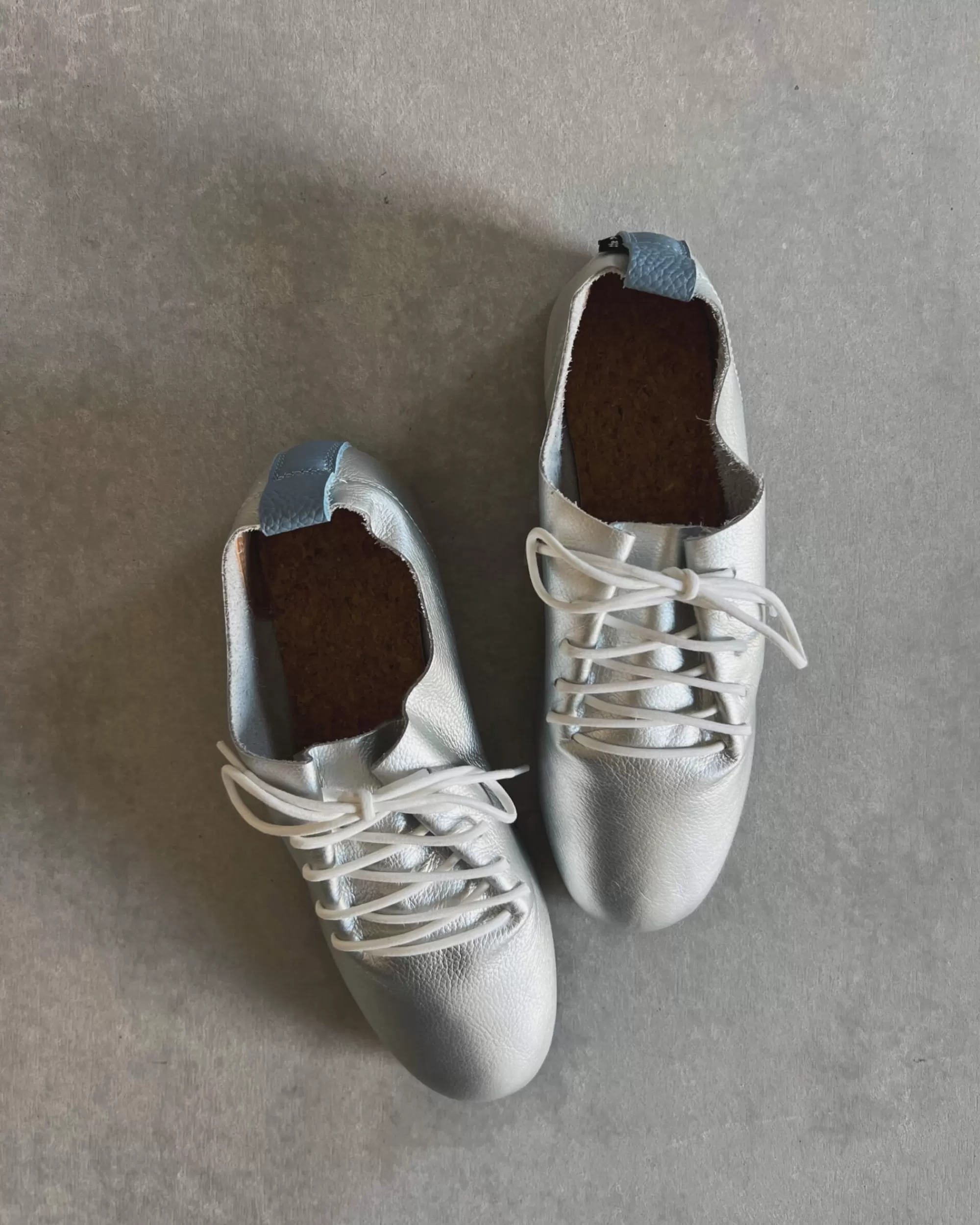 New swaanarlberg : Japanese Leather Shoes In Silver