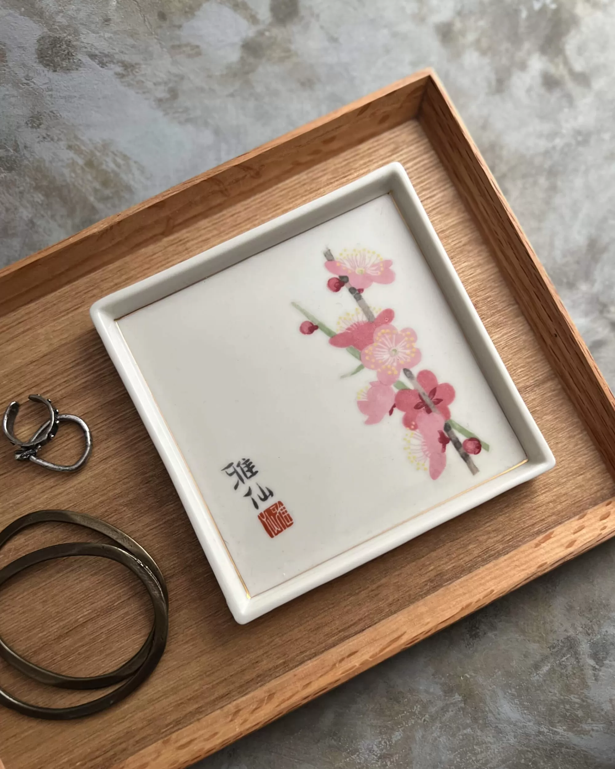 Clearance the maker Vintage Japanese Ceramic Plate